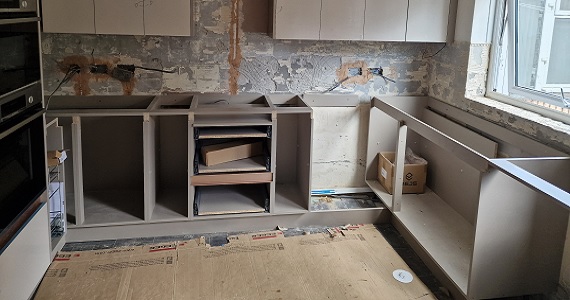 Black Carrara quartz kitchen worktop befor