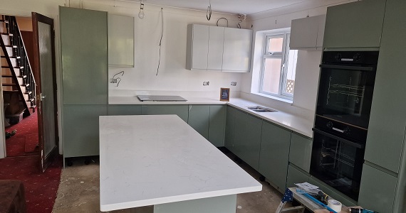 light carrara quartz kitchen worktop After