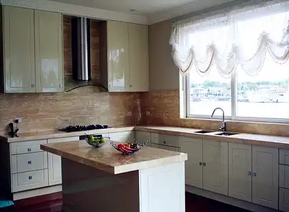 benchtop-marble-in-uxbridge-kitchen-house