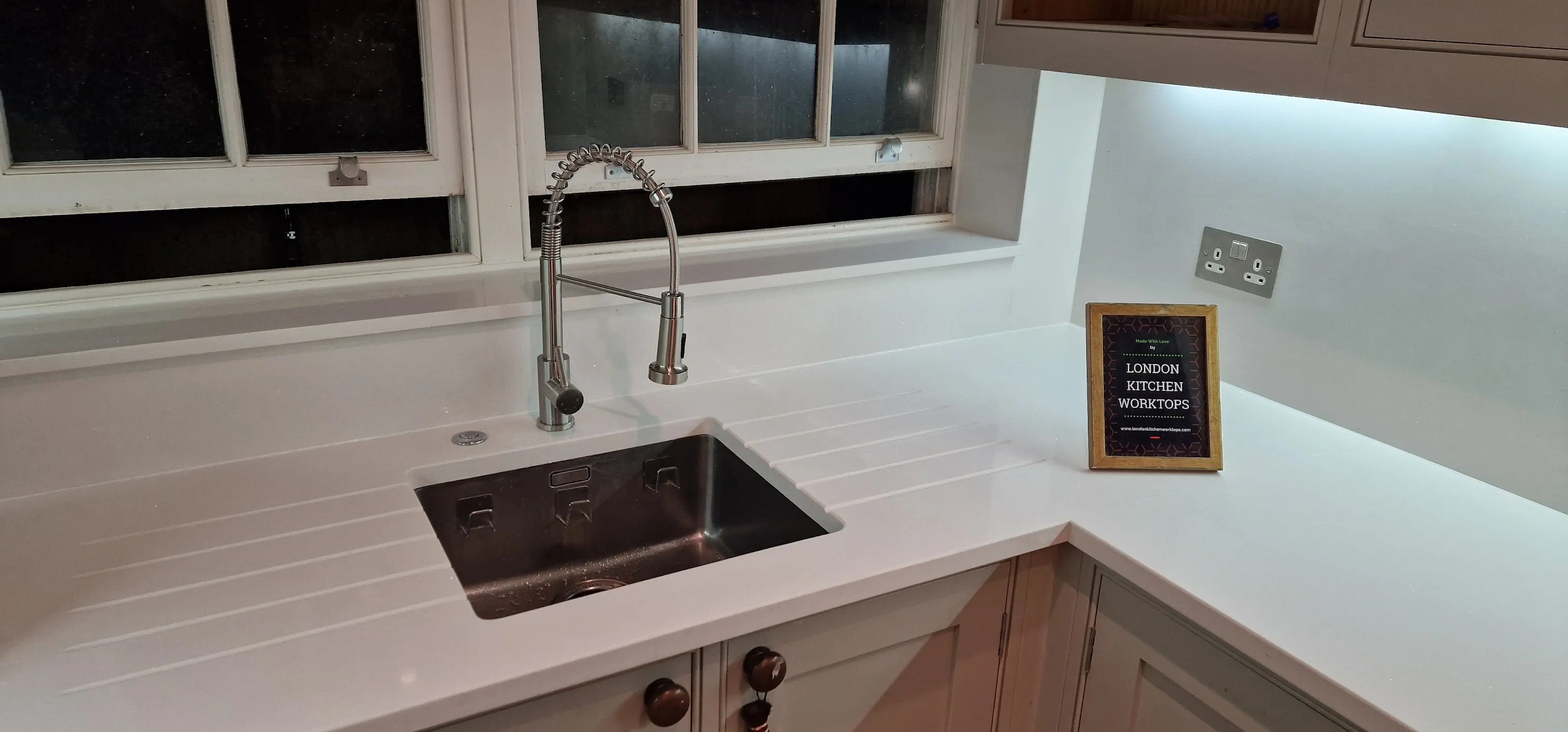 Quartz drainer grooves machined into a Maidenhead kitchen worktop
